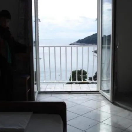 Διαμέρισμα Azure - One Bedroom Romana *