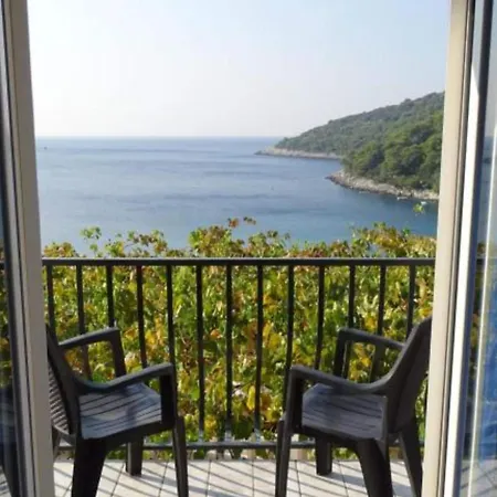 Azure - One Bedroom Romana Saplunara