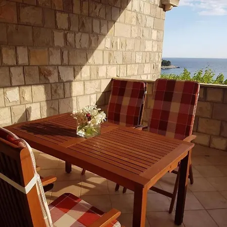 Апартаменты Azure - One Bedroom Romana